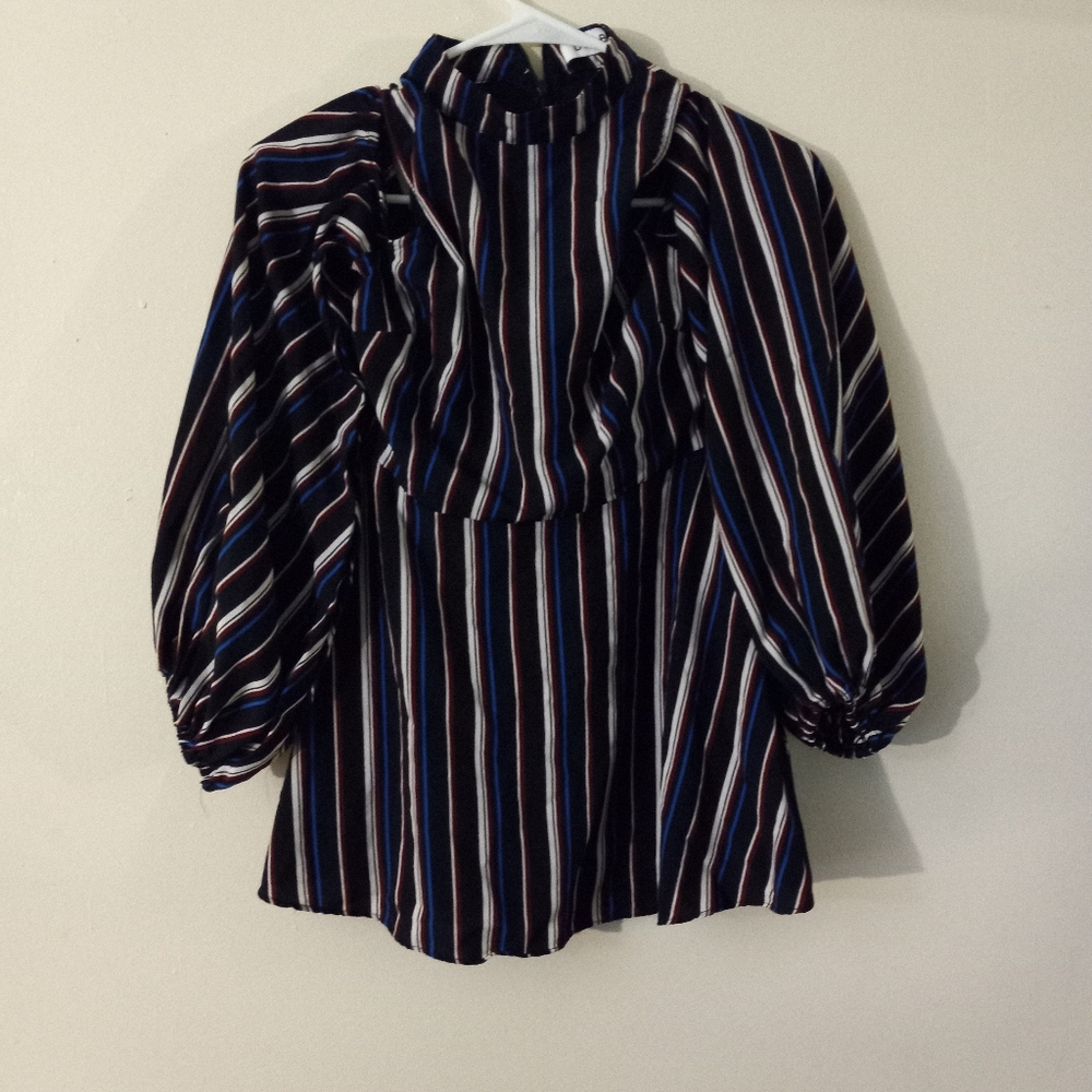 Do + Be Navy Blue Striped Cold Shoulders sz Small